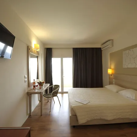 Evia Riviera 4*