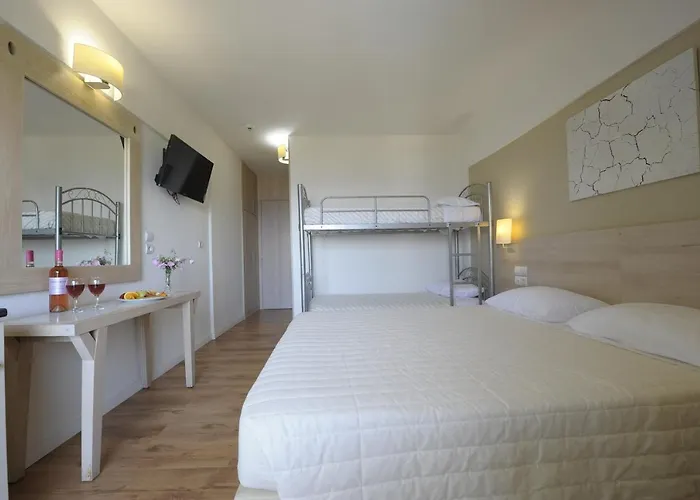 Evia Riviera 4*