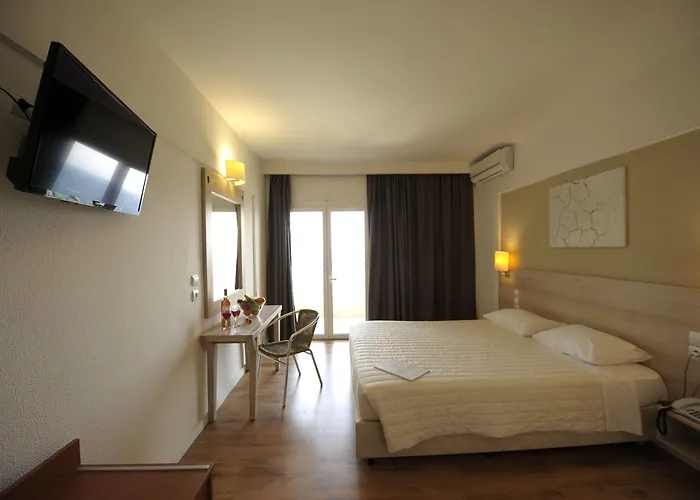 Evia Riviera 4*